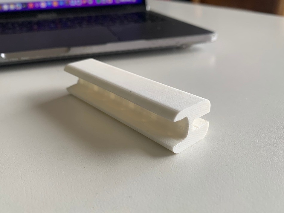 Extrusion phone stand