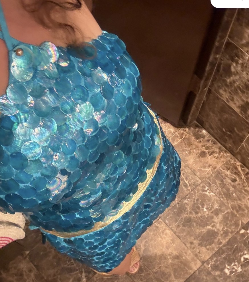 Textile fish-scale garment